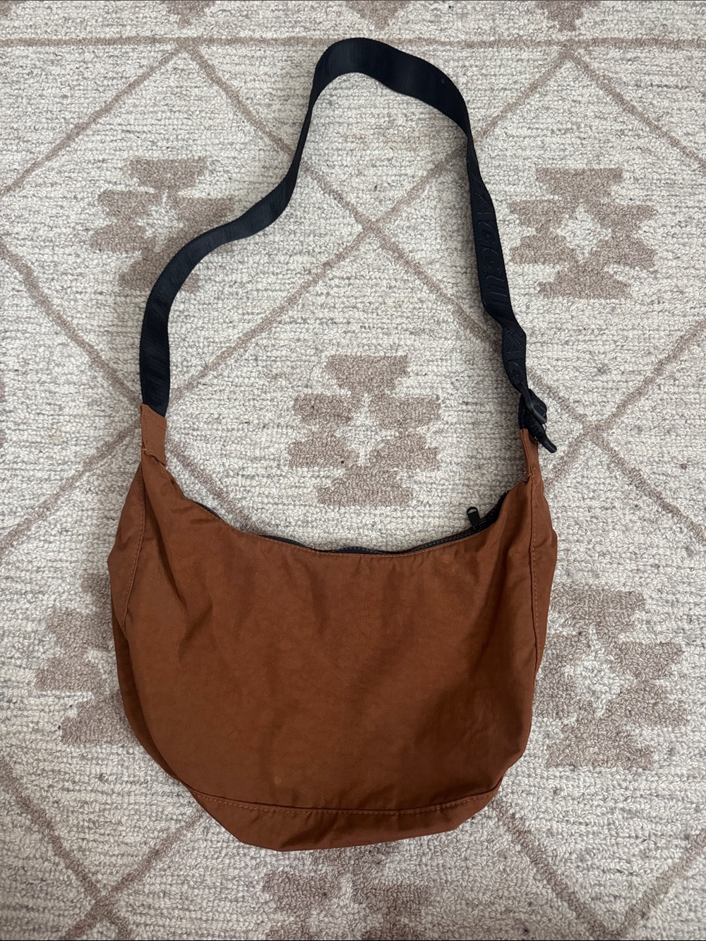 BAGGU Medium Crescent Bag
